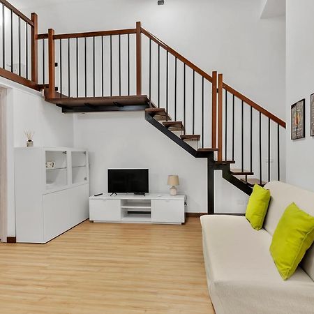 Loft Margarita Apartment Милано Екстериор снимка