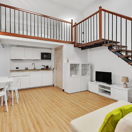 Loft Margarita Apartment Милано Екстериор снимка