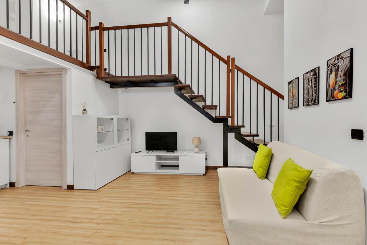 Loft Margarita Apartment Милано Екстериор снимка