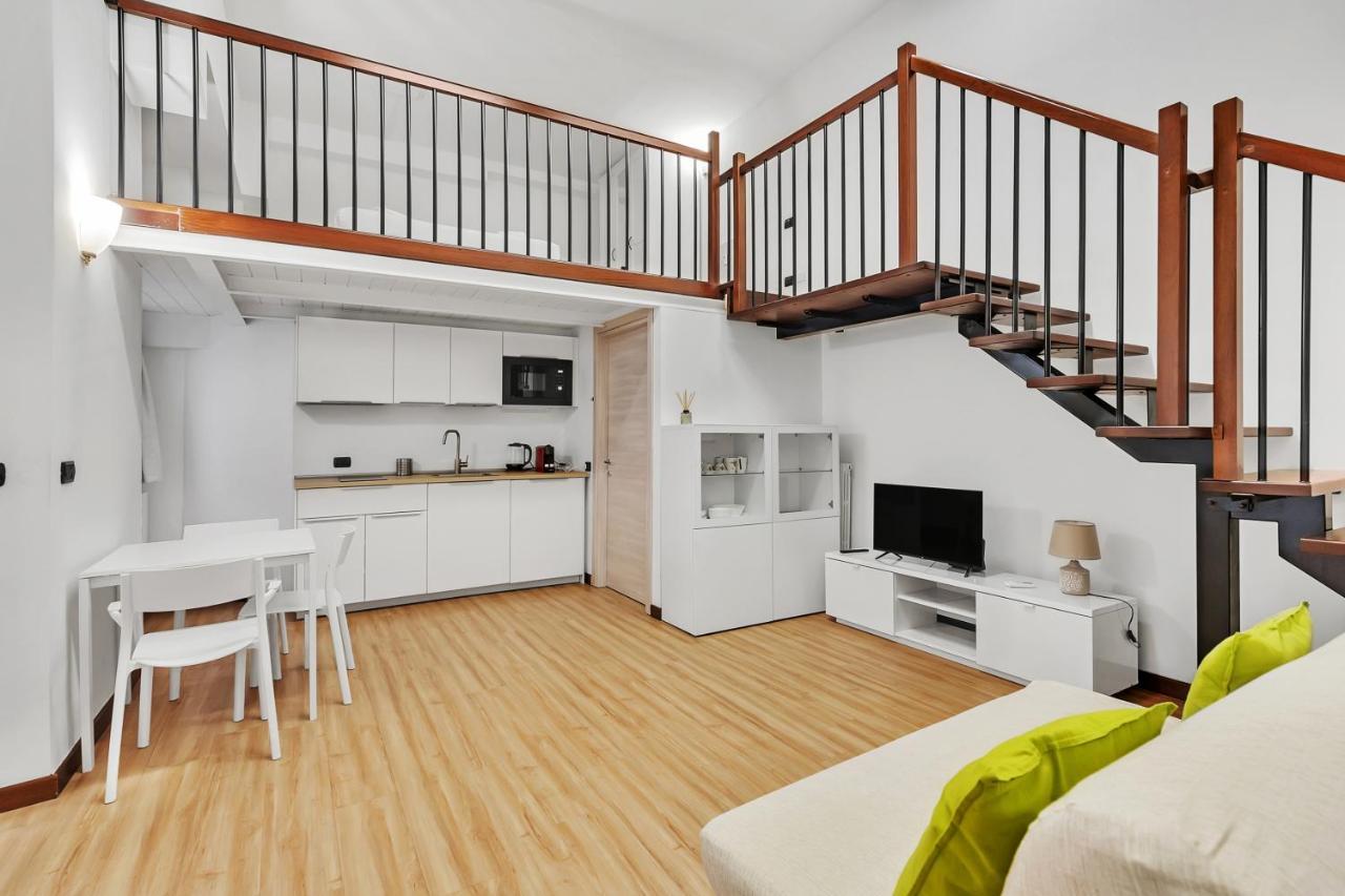 Loft Margarita Apartment Милано Екстериор снимка