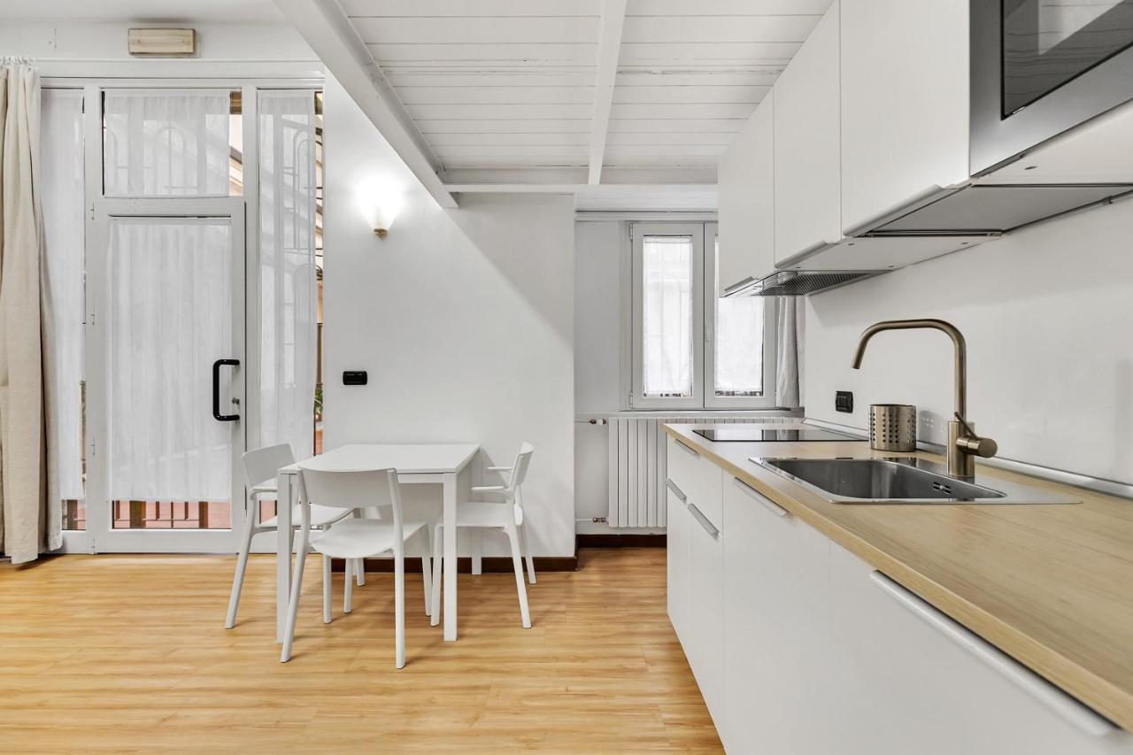 Loft Margarita Apartment Милано Екстериор снимка